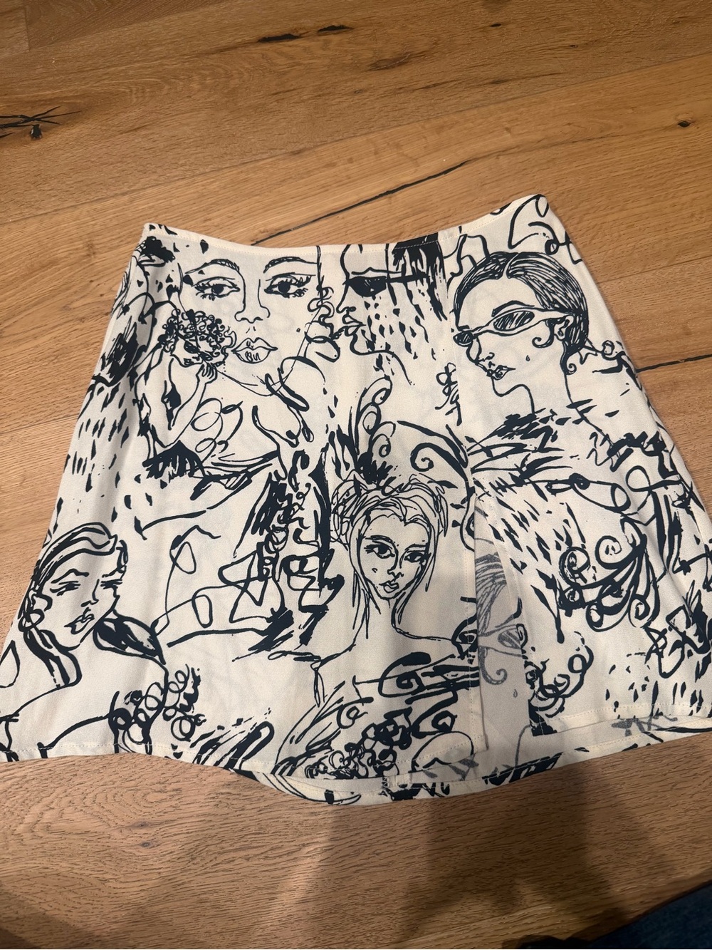 Reformation Margot unique skirt cream black side slit 0